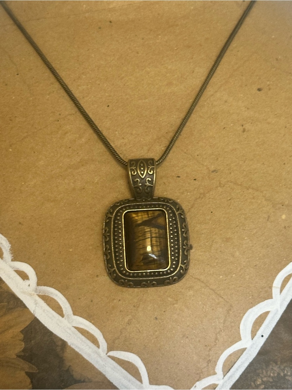 Antique-Style Tiger Eye Pendant Necklace in Brown - Unbranded